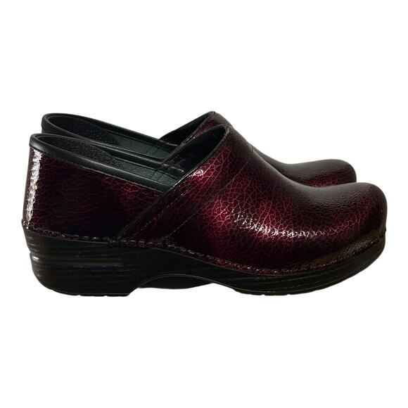 Dansko Shoes - Dansko Professional Clogs Women's EU 40 US 9.5 Burgundy Crackle Leather Slip On